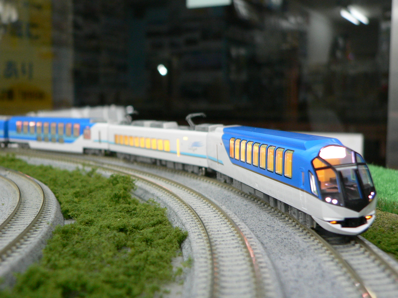 トミックスの近鉄50000系しまかぜの可変室内灯取付済み特製品を6