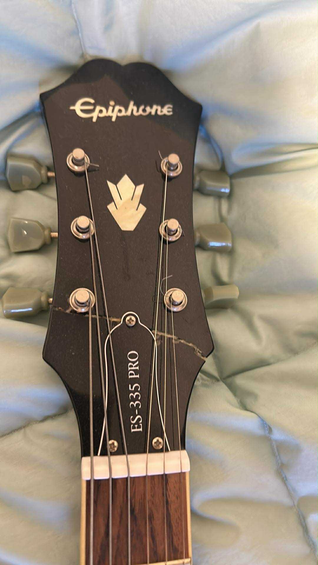 ネックの折れたギターが集まって来ました Vol3 - AnotherLifeMusic東京