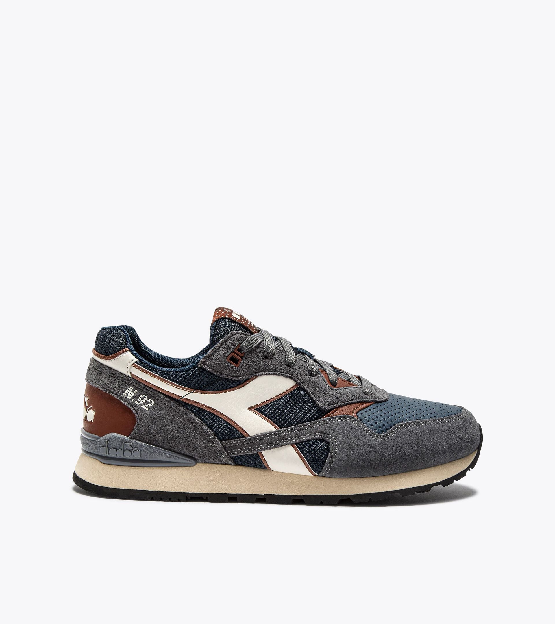 N.92 ADVANCE - UNISEX - ネイビー – Diadora 公式通販 チンクエ