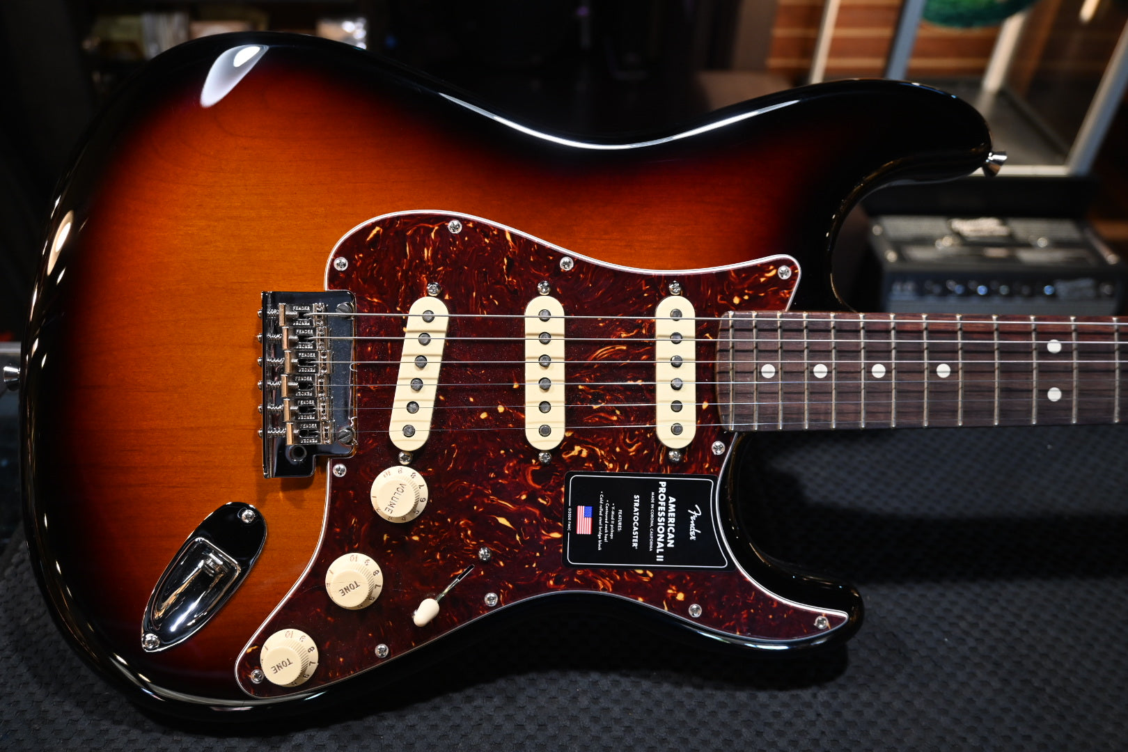 Fender American Professonal II Stratocaster 3-Color Sunburst