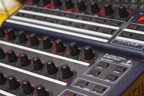 TraktorでBehringer BCR2000を使う | EPX studio blog