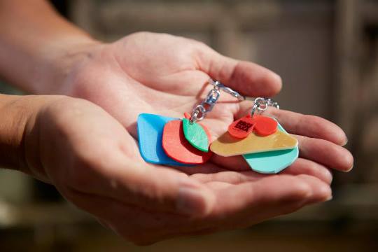 7万個の売上でカフェがオープン！震災瓦礫をポジティブな製品に変えた