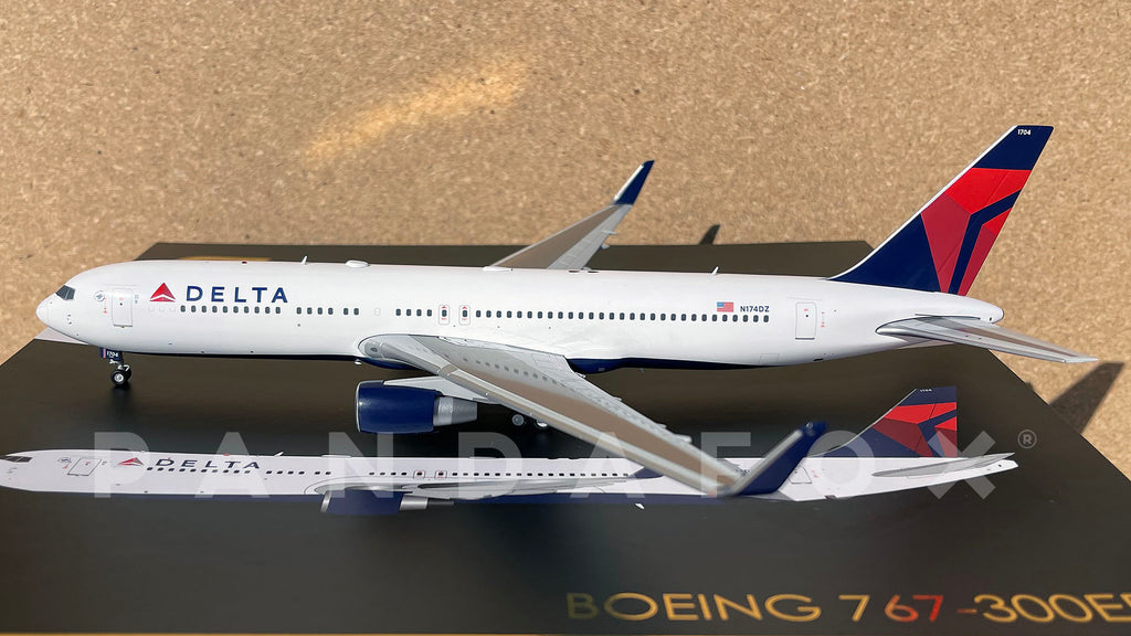 Delta Boeing 767-300 N174DZ GeminiJets G2DAL683 Scale 1:200