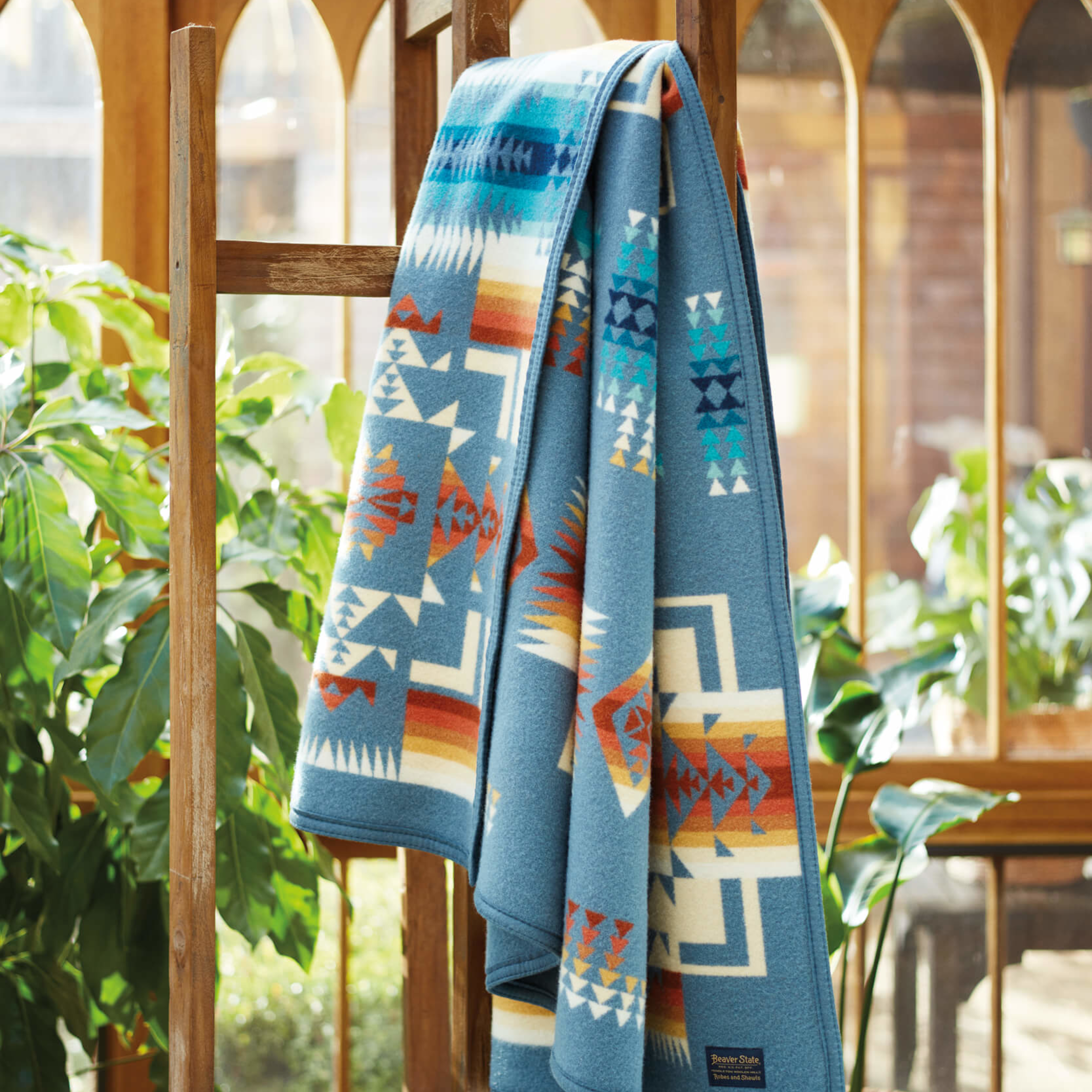 チーフジョセフ・ジャガードローブ – PENDLETON WOOLEN MILLS JAPAN