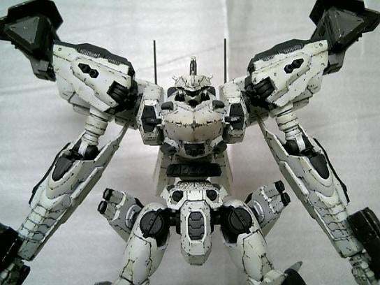 アーマード・コア フォーアンサー(ACfA)の『ホワイト・グリント』の1