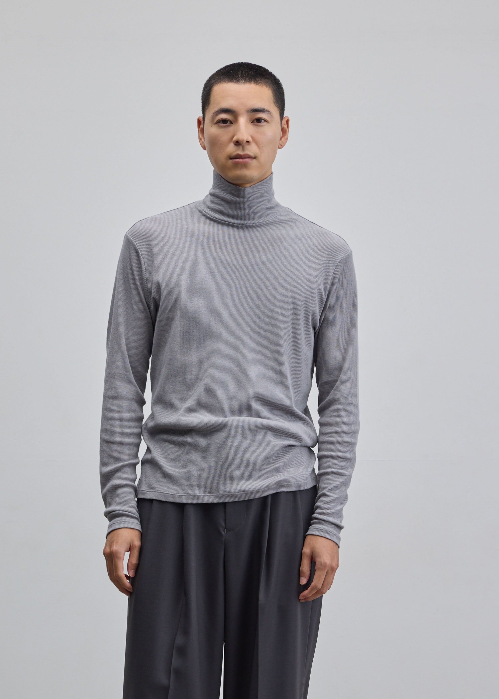 カシミヤ混タートルネックカットソー（リラックスフィット）｜SOÉJU k