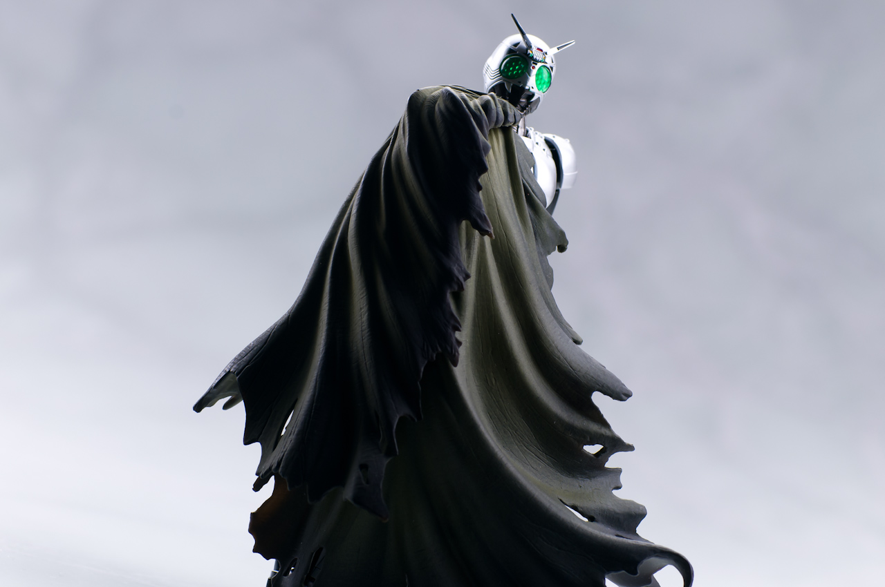 レビュー】 バンダイ S.H.Figuarts シャドームーン リニューアルVer