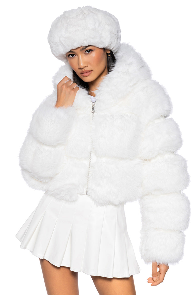 MUFFIN SOFT AND LUXE CROP FUR JACKET – AKIRA
