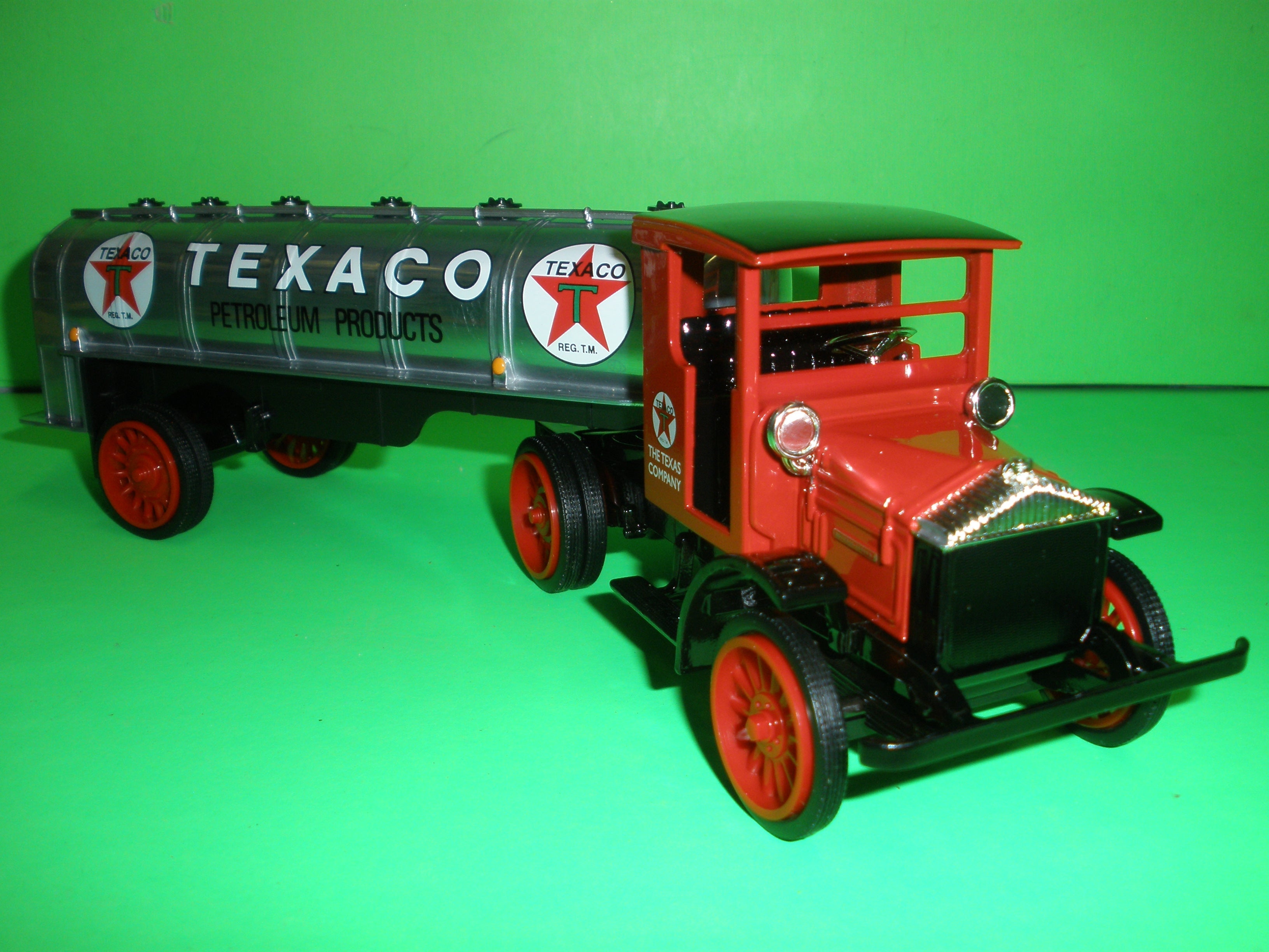 16 - Texaco 1920 Pierce Arrow Tanker Truck Special Edition