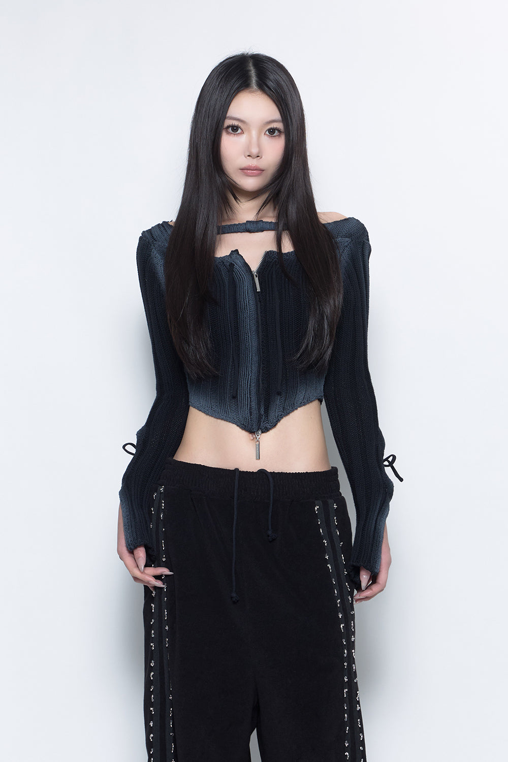 THEREDTHREAD / ザレッドスレッド】S zip cutout knit tops