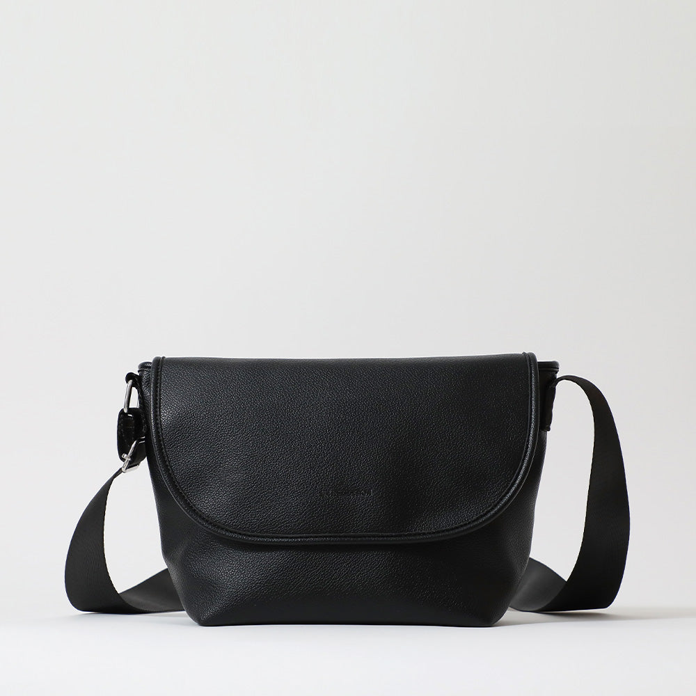 剣持⼑也 メッセンジャーバッグ – un-dimension