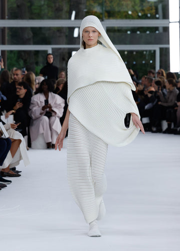 ISSEY MIYAKE SPRING SUMMER 2025 COLLECTIONS 24 – ISSEY MIYAKE