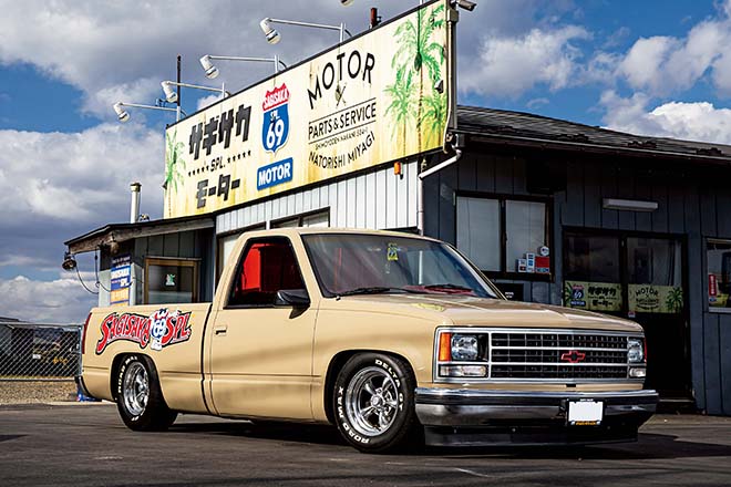 伝説的なモデルとして崇拝されるのが、7.4Lエンジンを搭載したC1500