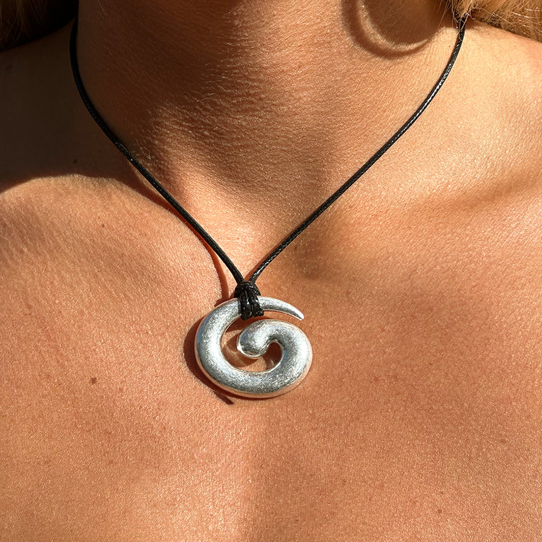 Silver Swirl Necklace – Briwok