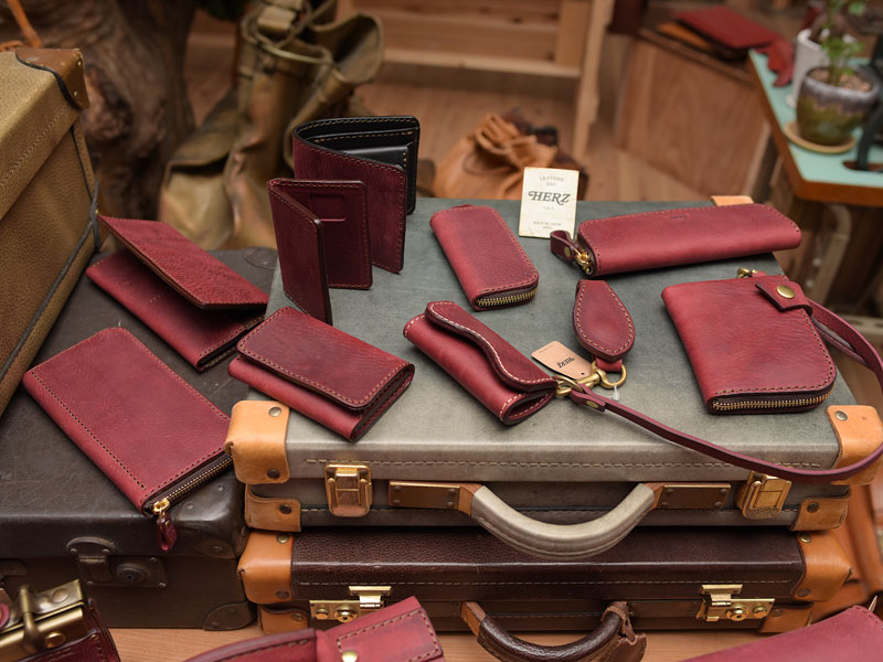 本店のワインレッドモデル第二弾のご紹介！｜革鞄・革小物のHERZ公式通販