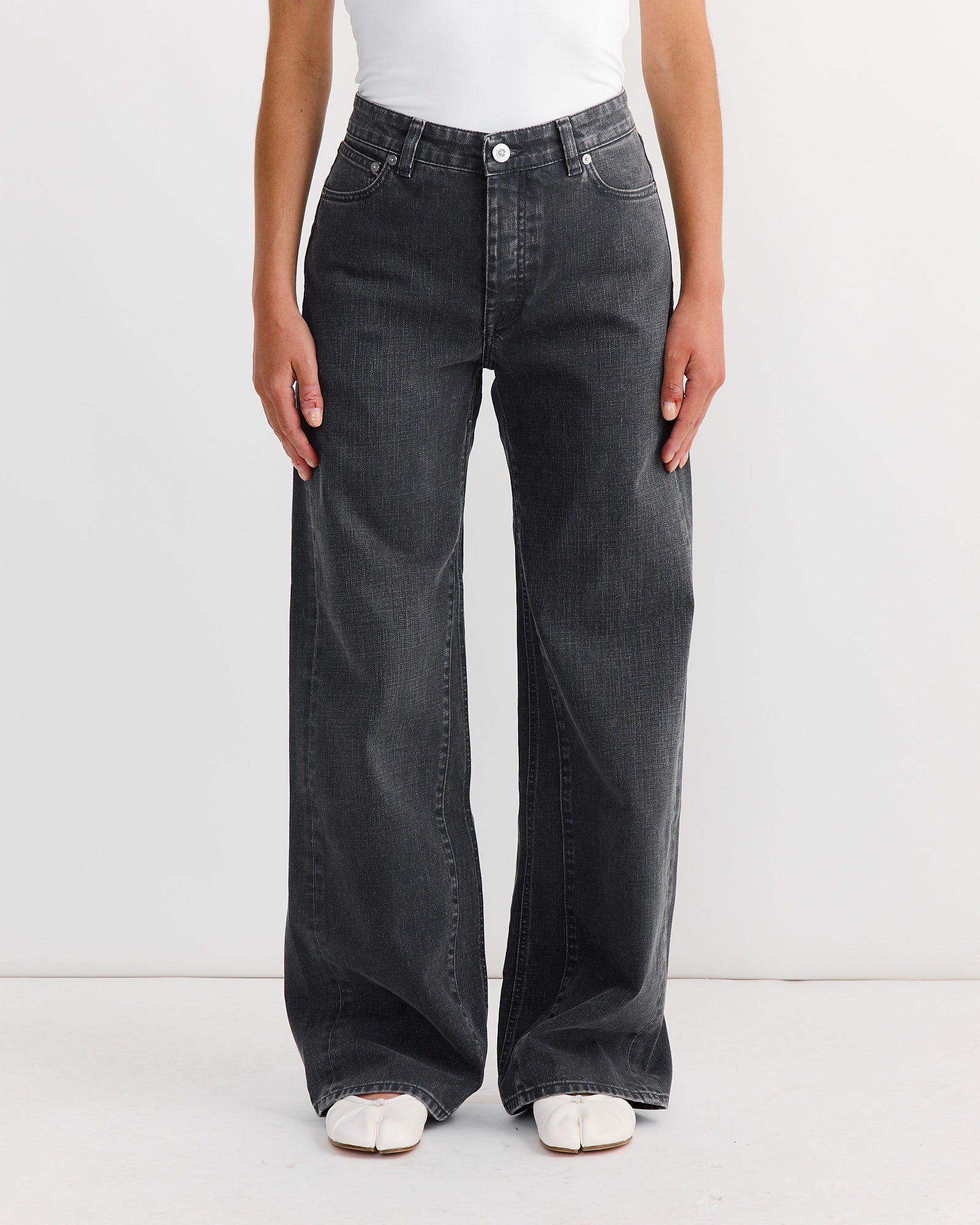 Treble Cut Jean in Black Coated Wash