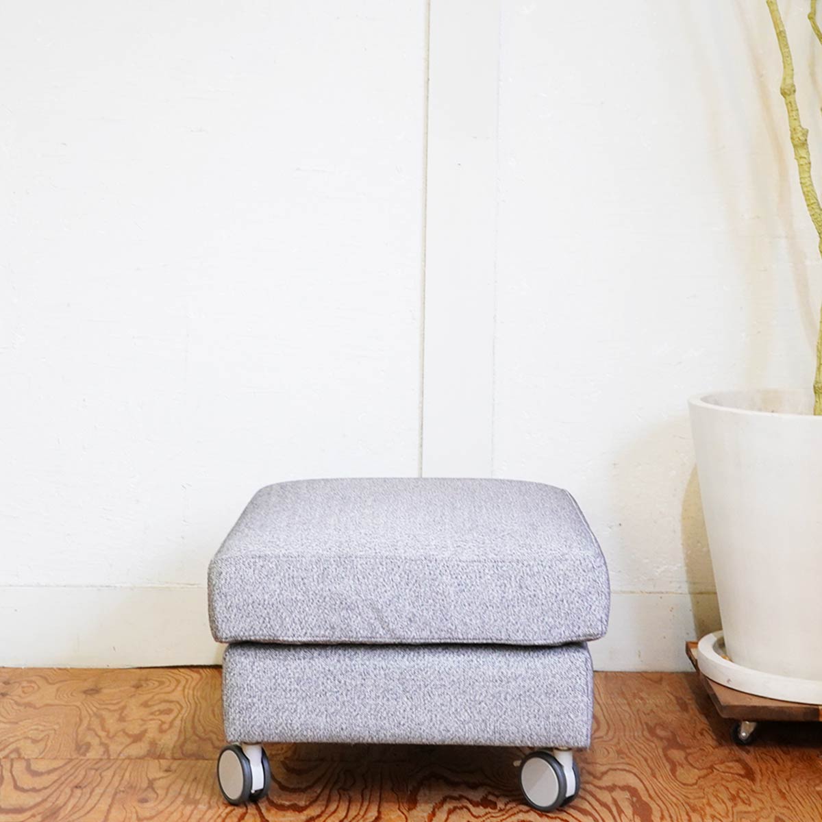 アクタス / ACTUS モデラート / MODERATO オットマン スツール