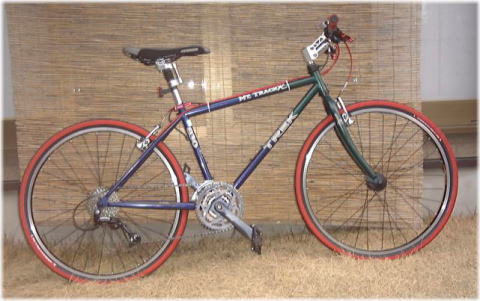 TREK 830