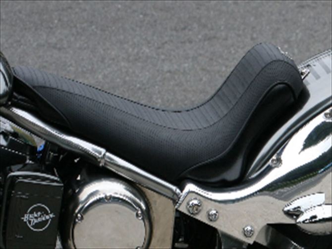 サンダンスのハーレー用カスタムシート | サンダンスのハーレー用