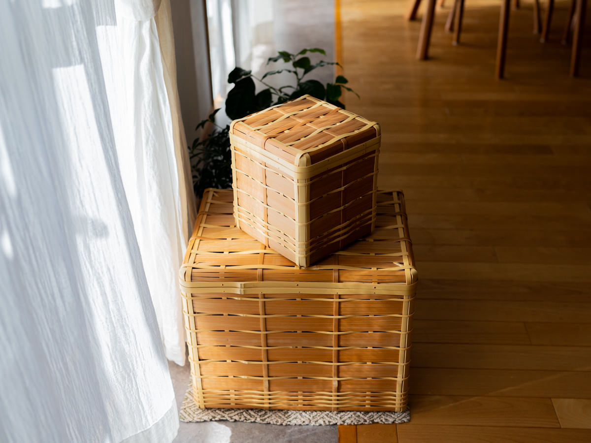 暮らしを整える白竹と炭化竹の蓋付きかご – 市川籠店 | 1basketry