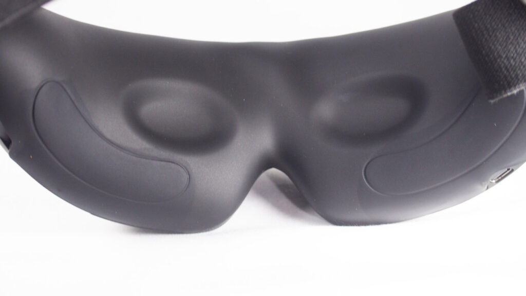 NIPLUX EMS EYE RELAXをレビュー：EMS・加圧・温熱の全部入りアイ