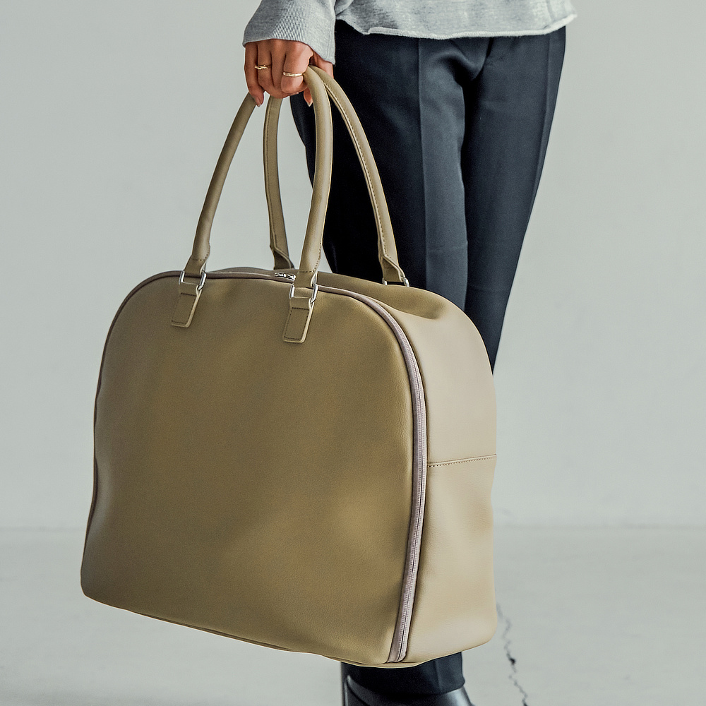 ボストンバッグ／30L》ガバッと開いて、小旅行や出張の荷物をたっぷり