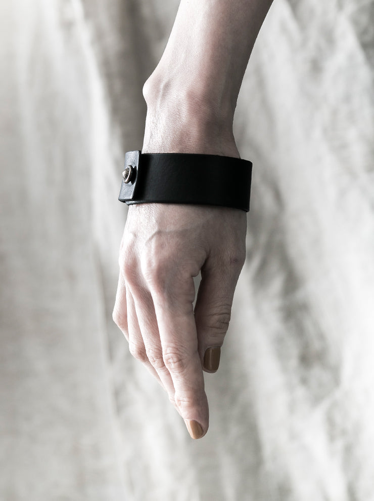 GUIDIスモールレザーブレスレットウィズシルバー G-BR0103 CV39T