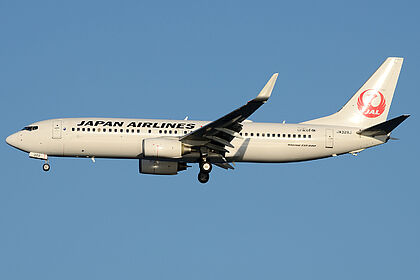 JA329J Japan Airlines Boeing 737-800 | Planespotters.net