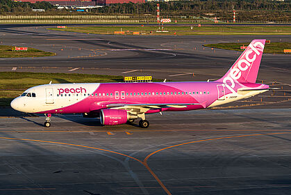JA819P Peach Airbus A320-200 | Planespotters.net