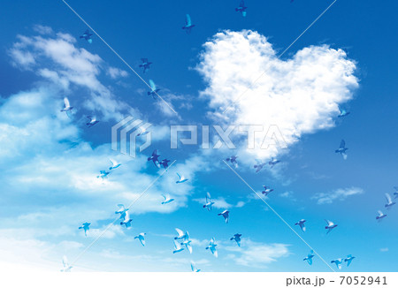 雲 ハート型 ハート 合成写真のイラスト素材 - PIXTA