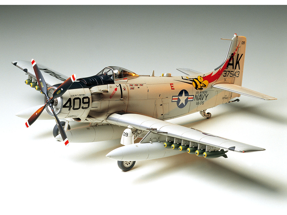 1/48 ダグラス A-1H スカイレーダー アメリカ海軍: スケールモデル