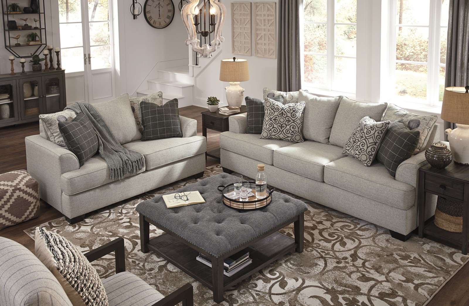 Ashley Furniture HomeStore(アシュレイ ファニチャー ホームストア)の