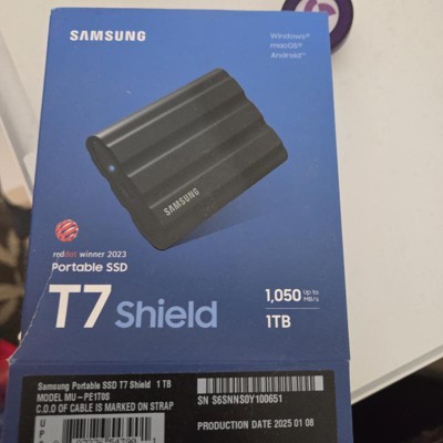 SAMSUNG T7 1TB USB-C Portable Rugged Solid State Drive Black