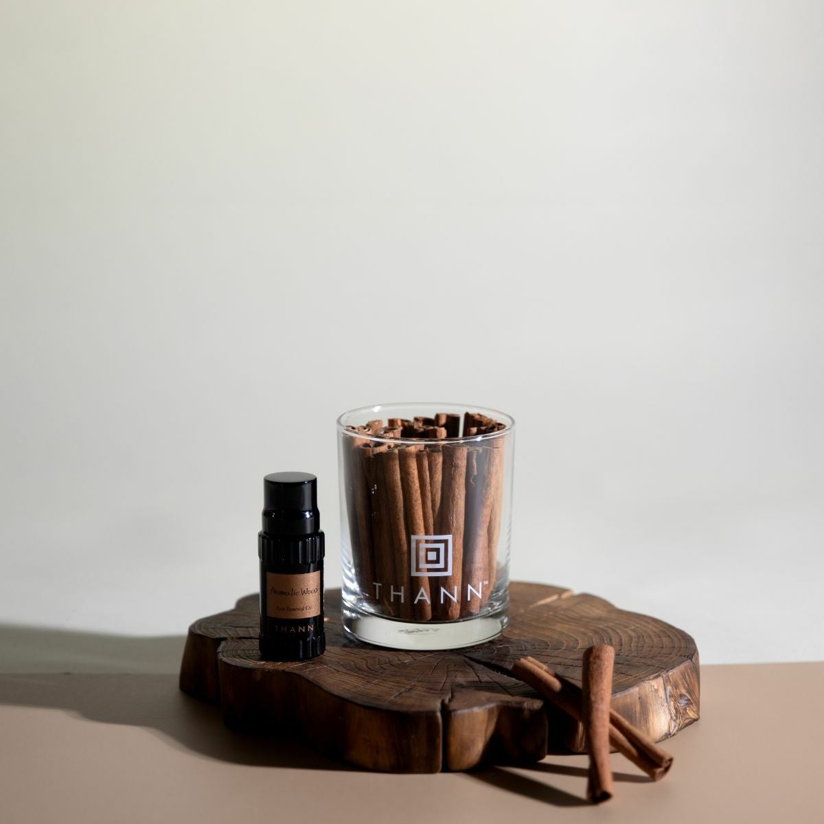 エッセンシャルオイル AW 10ml ポプリ付 《アロマティックウッド》 | THANN