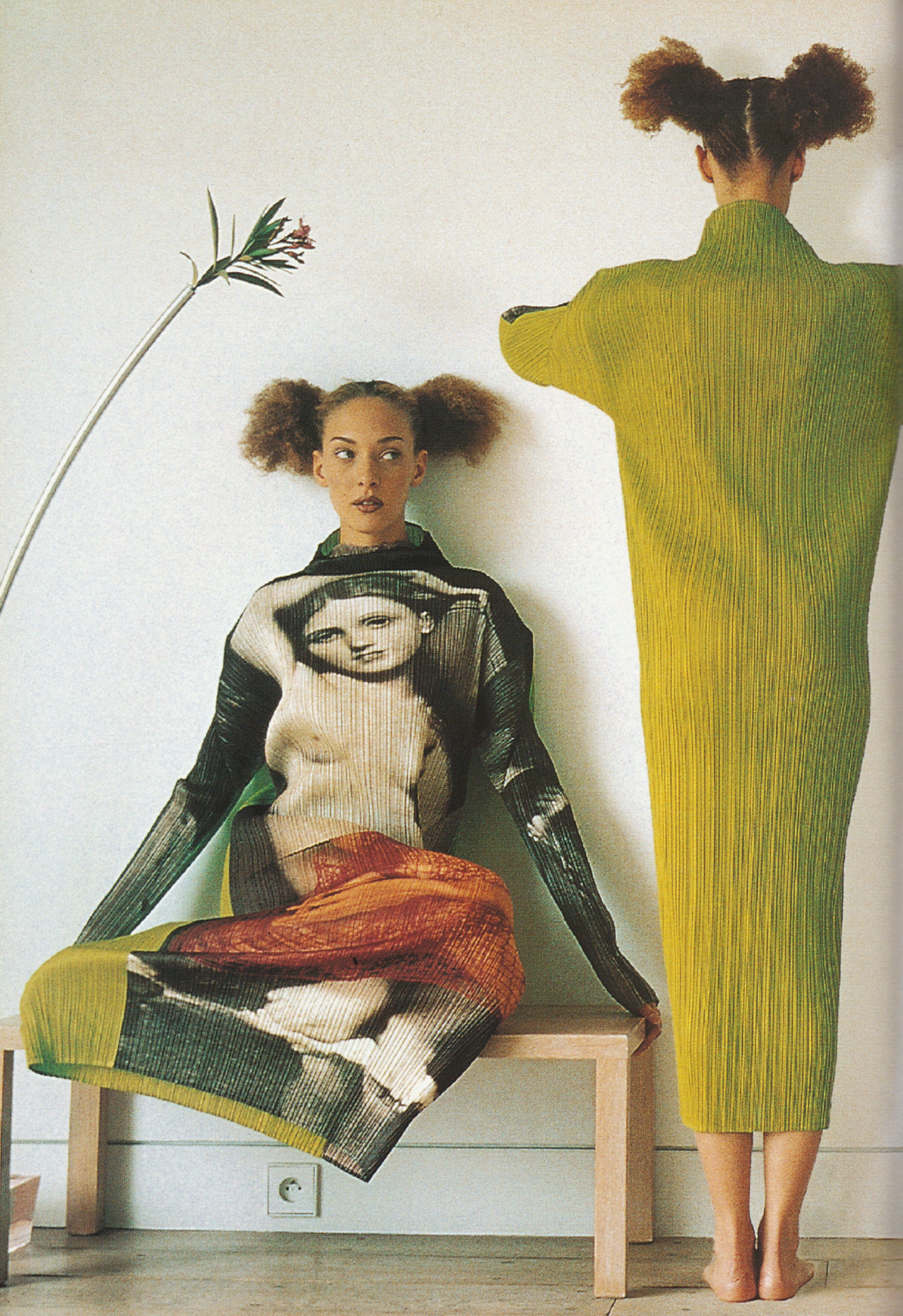ISSEY MIYAKE MÉMOIRE DE LA MODE 1997 – THE 543
