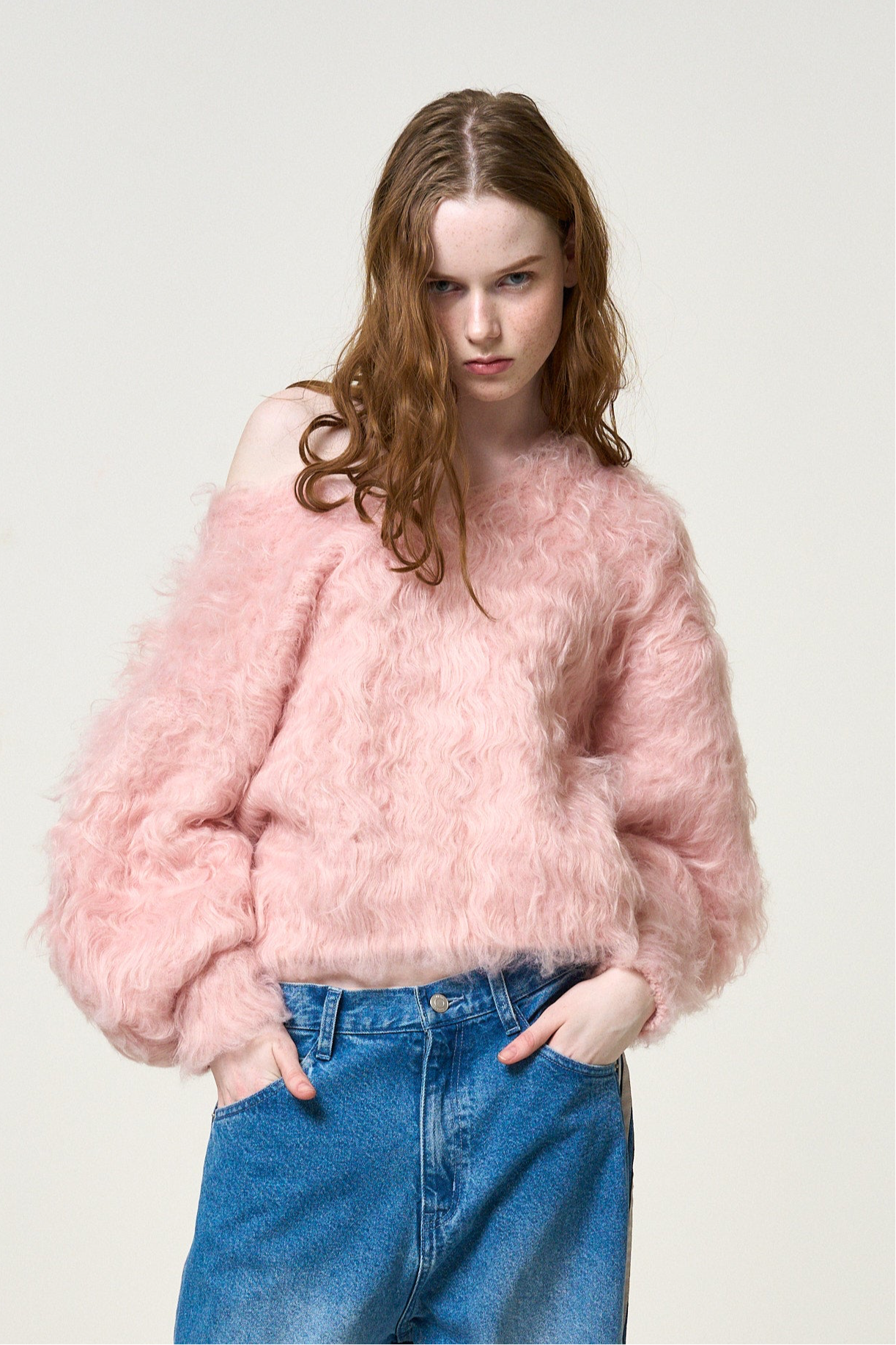 Pigalle shaggy Vneck knit – THE TOÉ