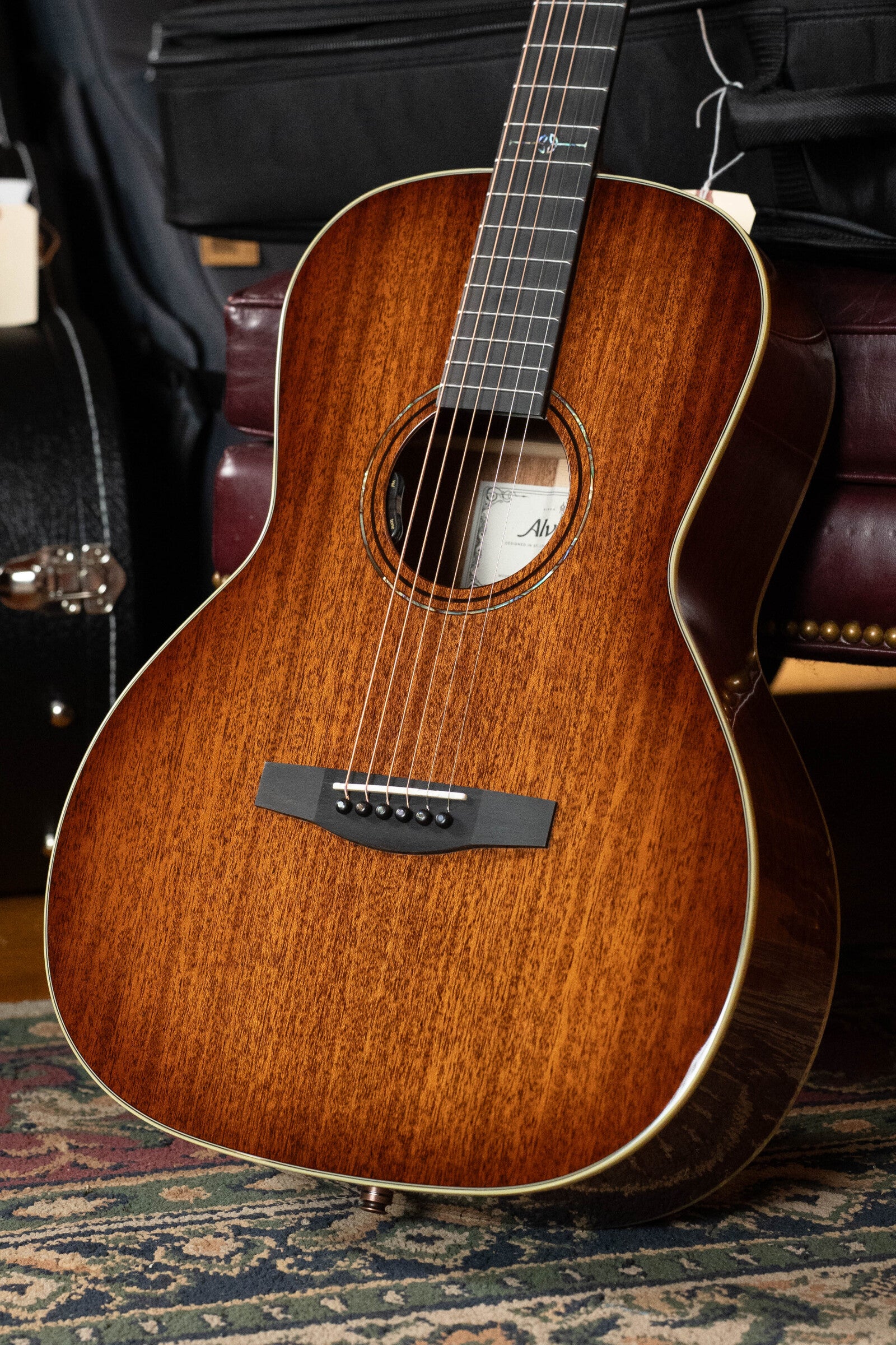 Alvarez Laureate Series LT66e Daybreak All Mahogany OOO Guitar w/LR Ba