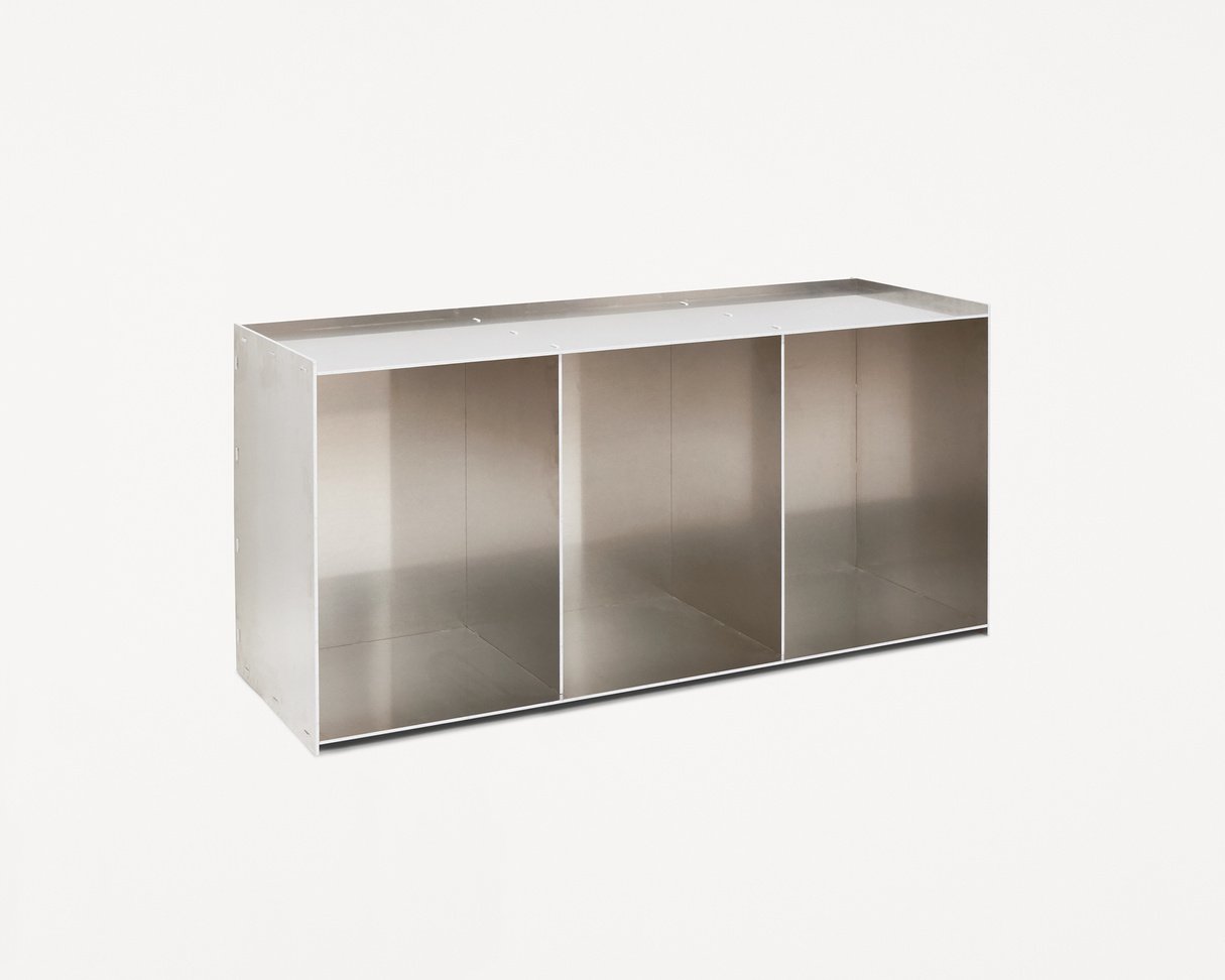 675_a103292ec4-rivet-case-by-