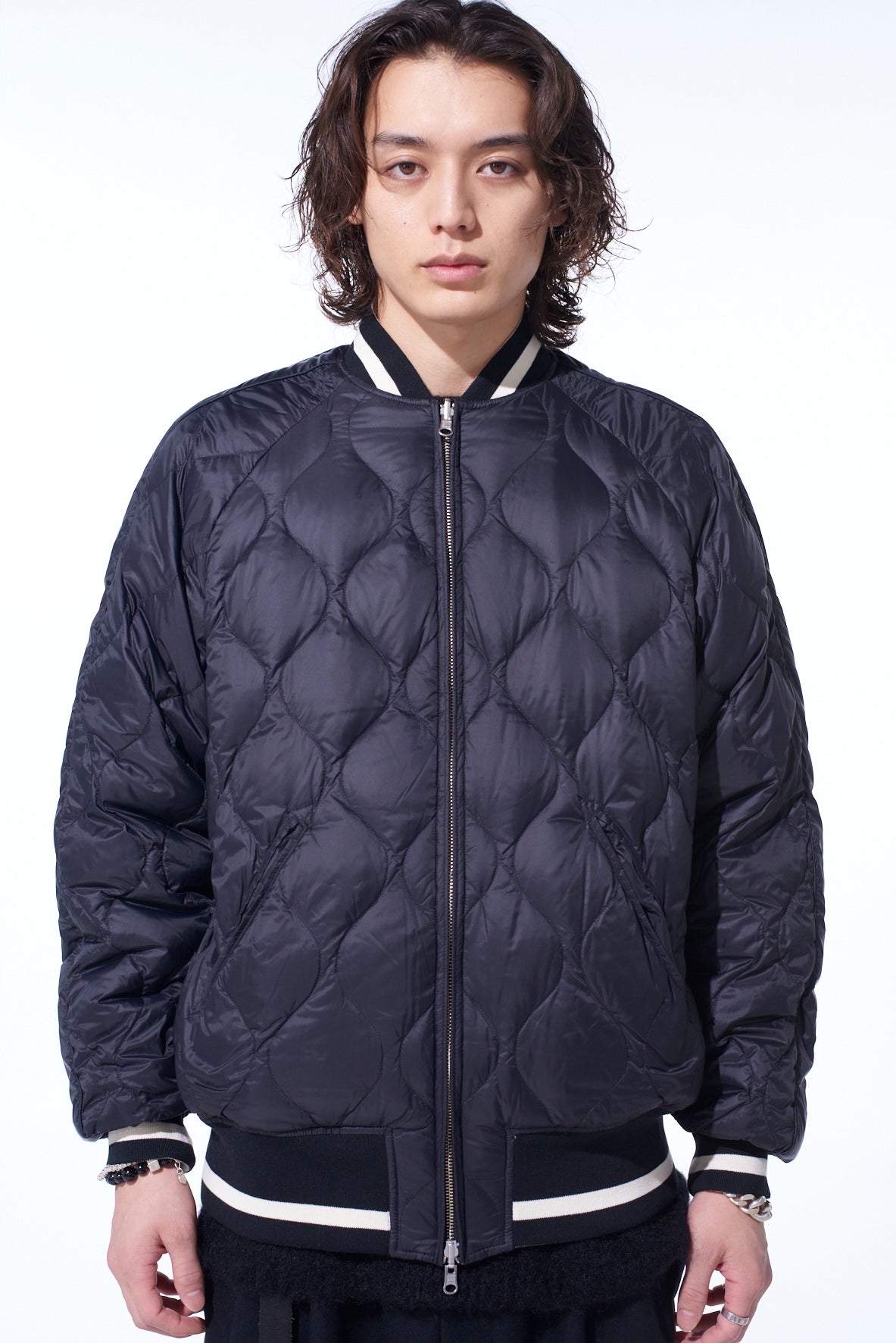 S'YTE X TAION】EMBROIDERY QUILTED DOWN REVERSIBLE BOMBER JACKET