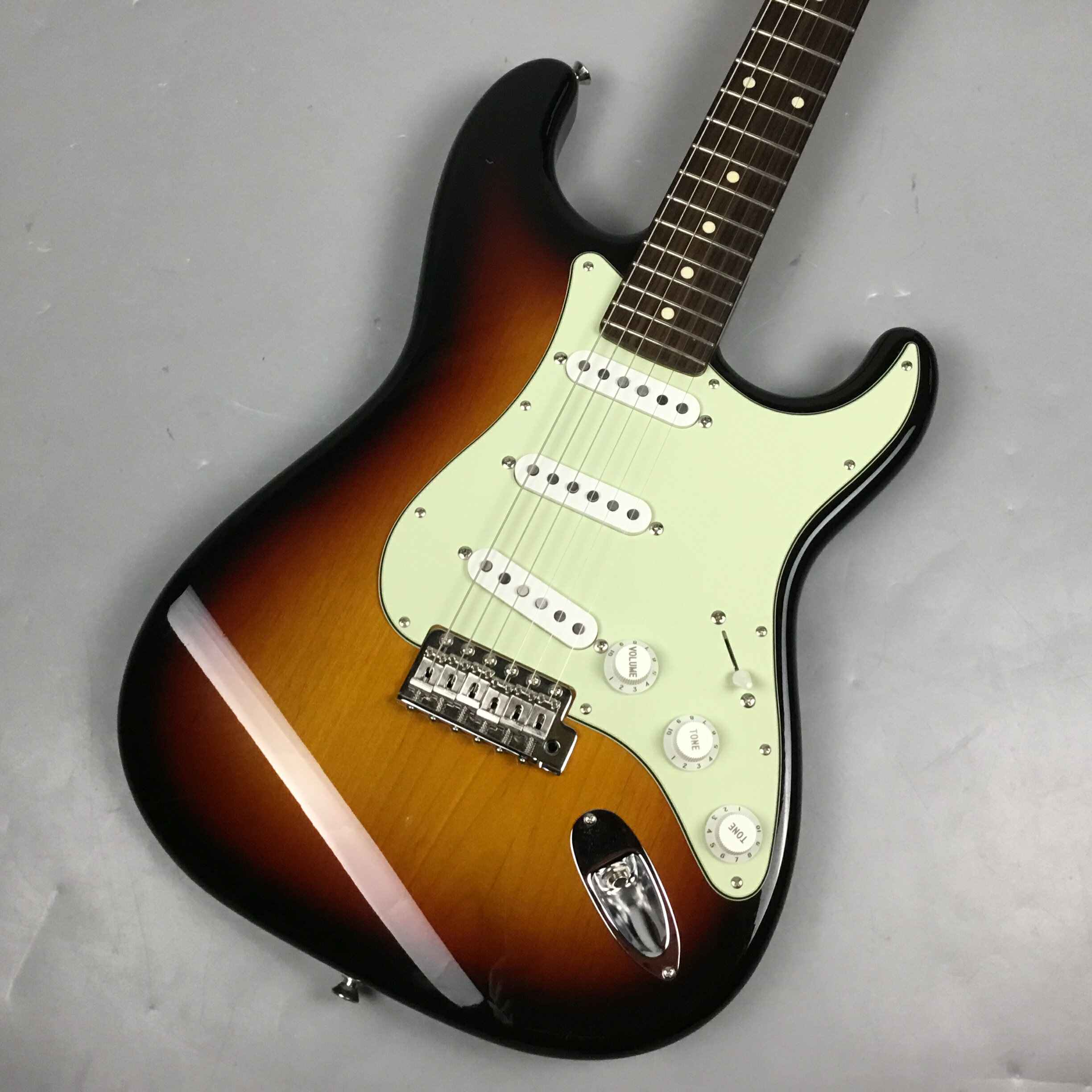 またまたCool Z を買った、今度の『ZST-10R』。生産終了の国産ギターの