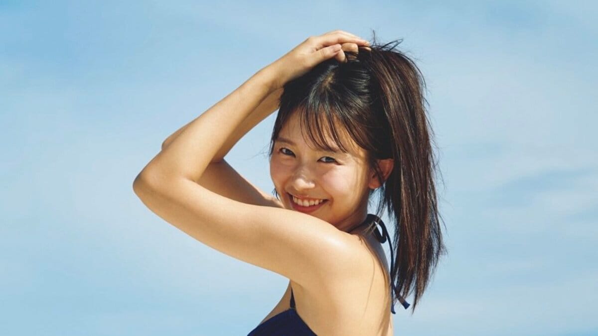 志田音々、透明感そのままにより深化した最新モードグラビア 『週プレ