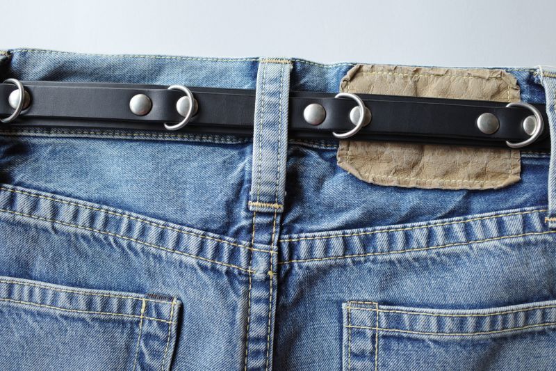 black means コンチョ付き切替レザーベルト ブラック×シルバー - tity