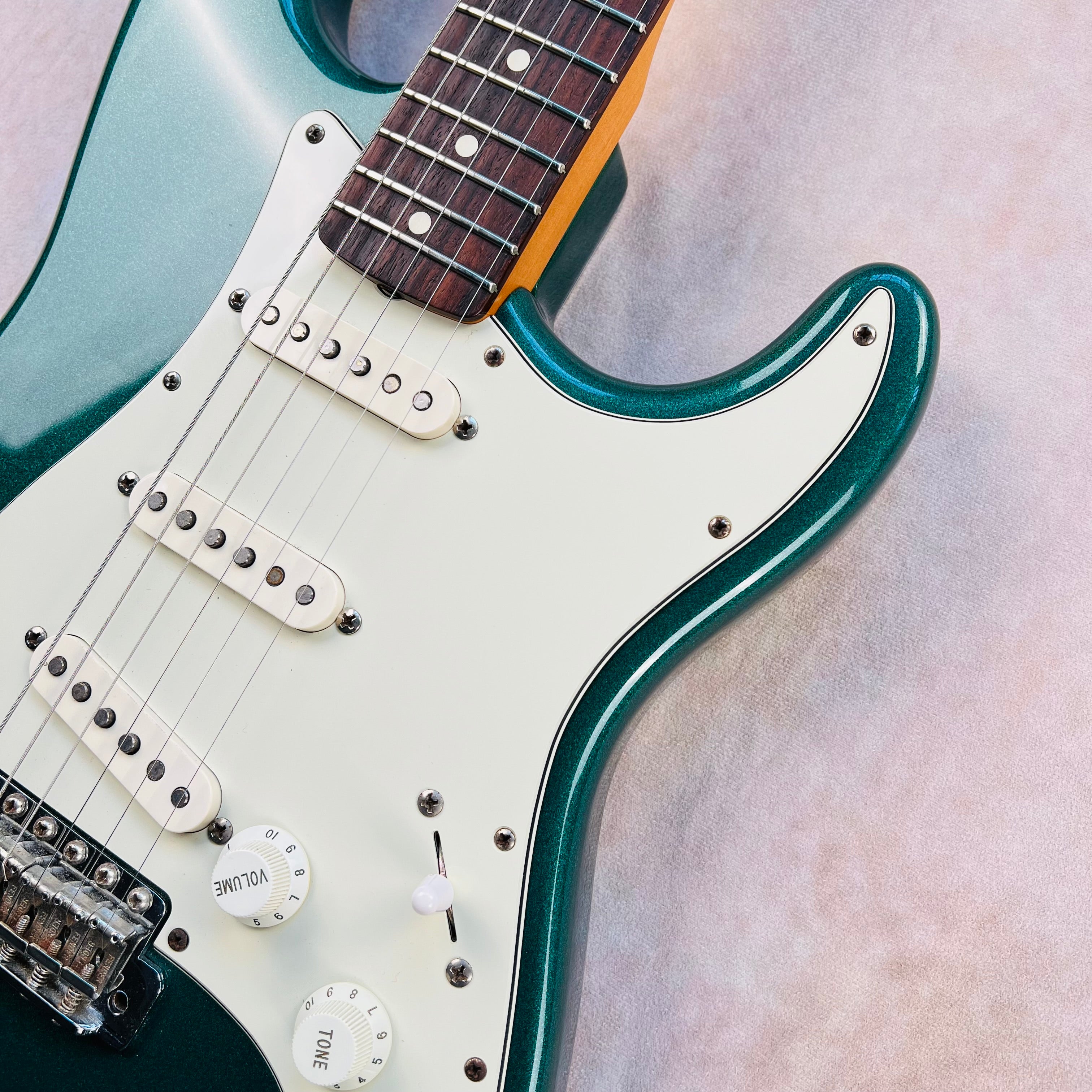 1998 Fender American Vintage '62 Stratocaster Reissue Specs