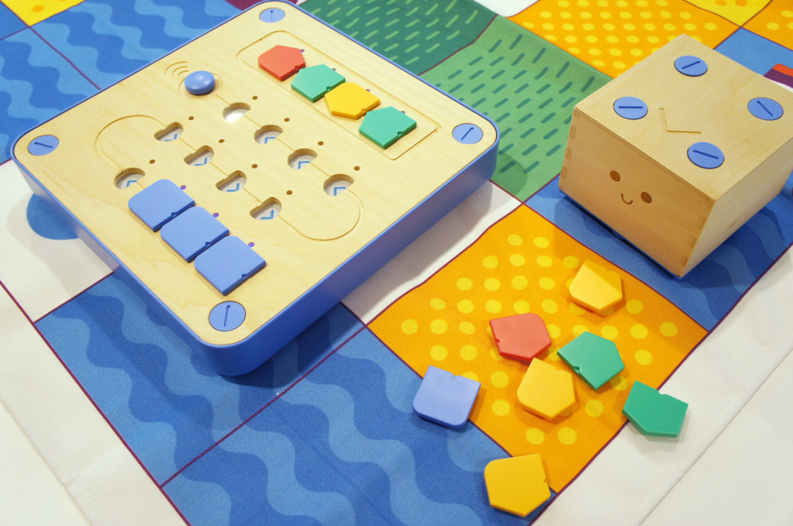 Cubetto – 知りたい！プログラミングツール図鑑