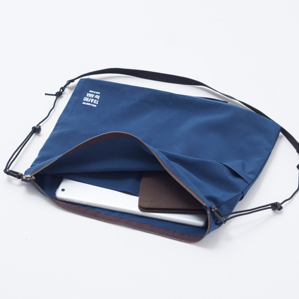 TO&FRO for ANA】3WAY SACOCHE – TO&FRO 軽さをもってでかけよう。