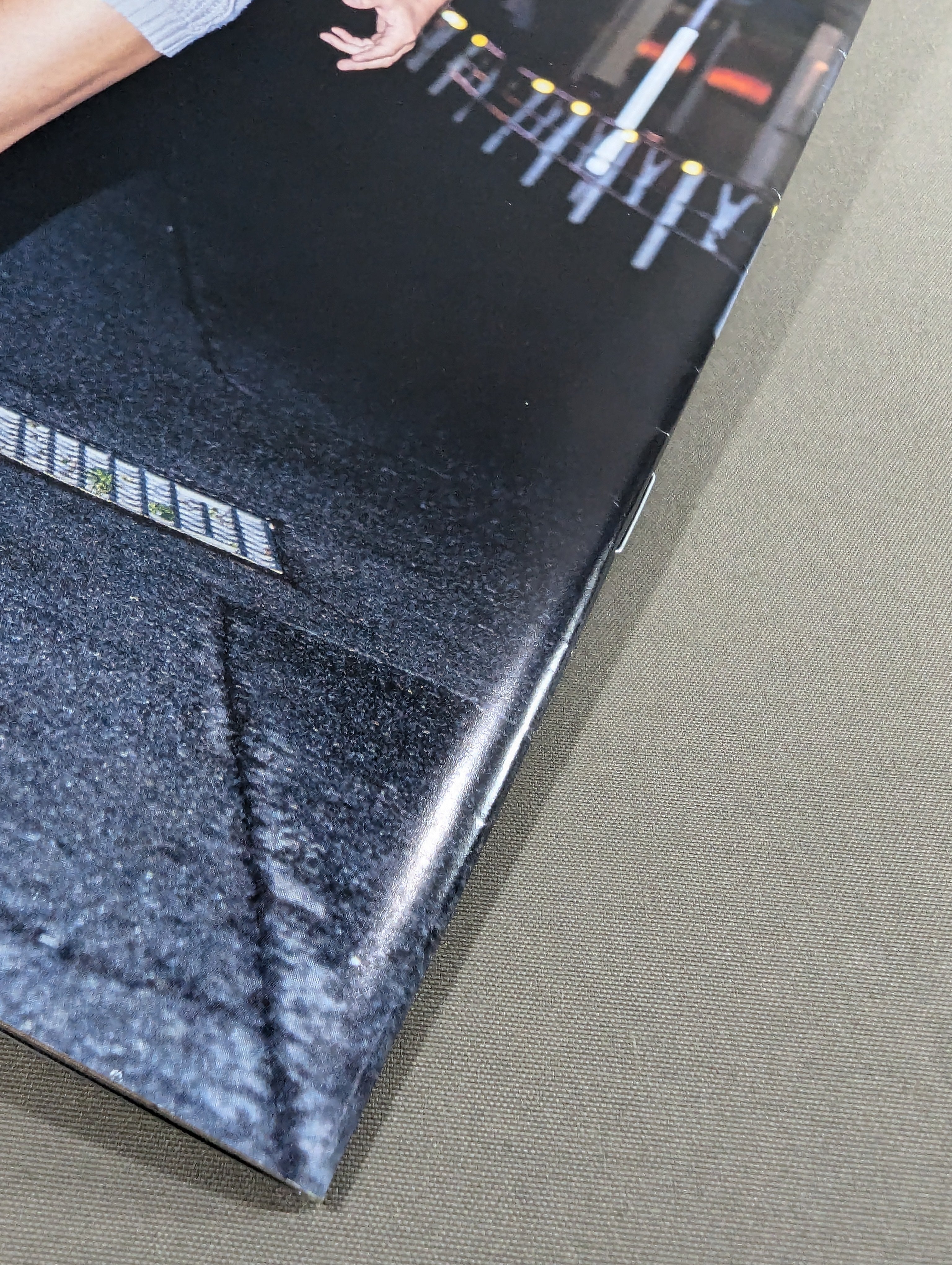 直筆サイン入り】佐藤光留 写真集「月刊 佐藤光留」 – 闘道館
