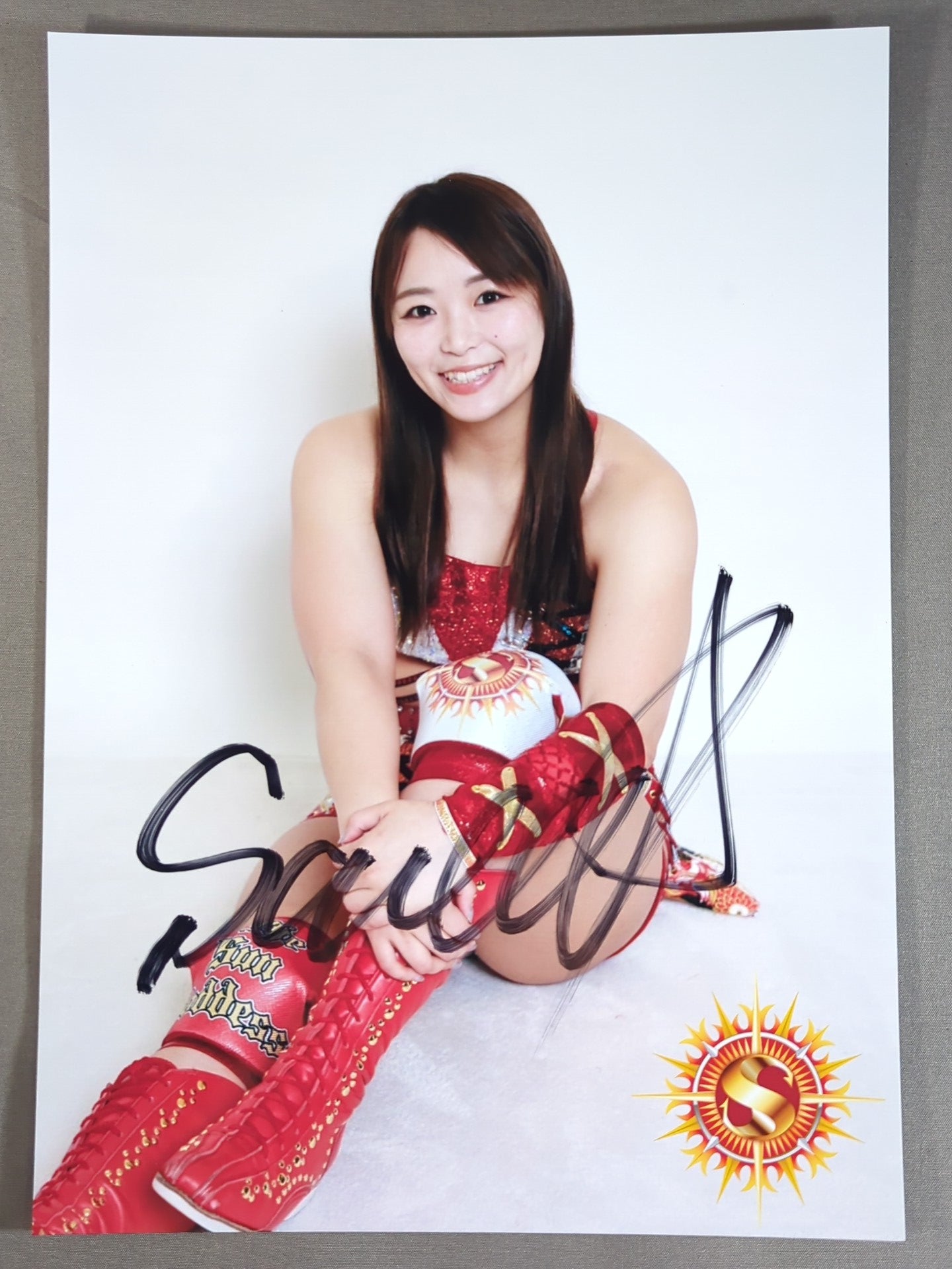 Sareee 直筆サイン入り ポートレート(E-9) – 闘道館