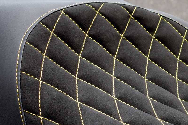 楽天市場】Z900RS/CAFE ヴァイパーシート イエロー スエード調バック