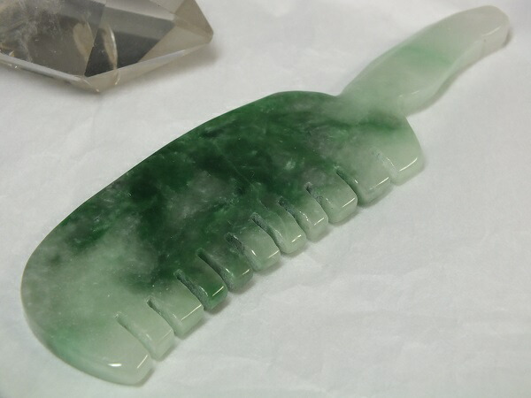 楽天市場】□龍香堂□☆ミャンマー翡翠（ひすい）彫物「櫛」107mm