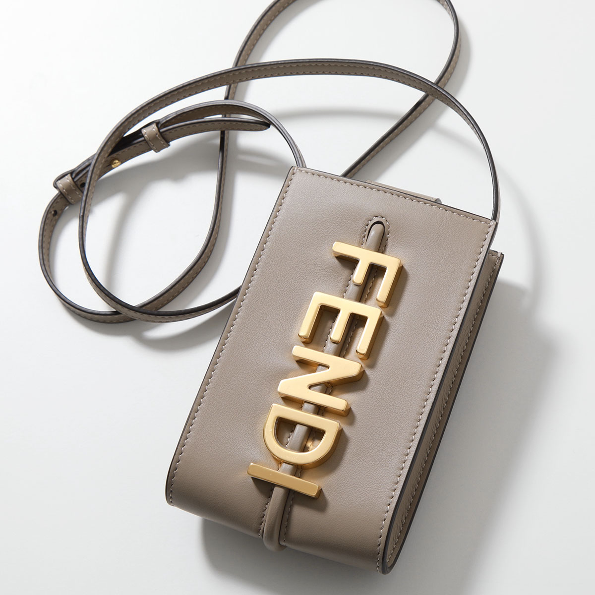 楽天市場】FENDI フェンディ フォンポーチ 7AS192 A5DY レディース